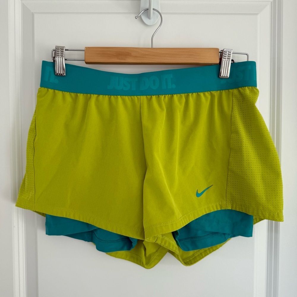 NIKE | Women's Dri-Fit Running Shorts - Size Medium